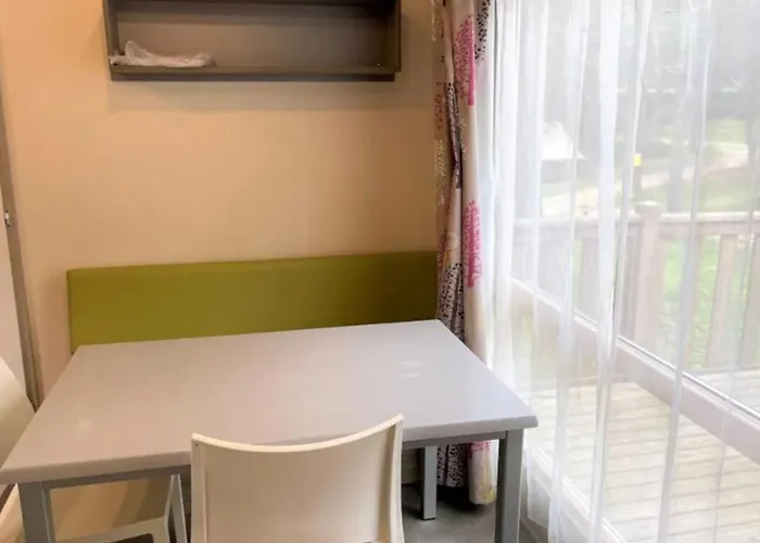 Mobil-home Confortable Avec Terrasse Pour 4 Pers. - Api-1-52-1661