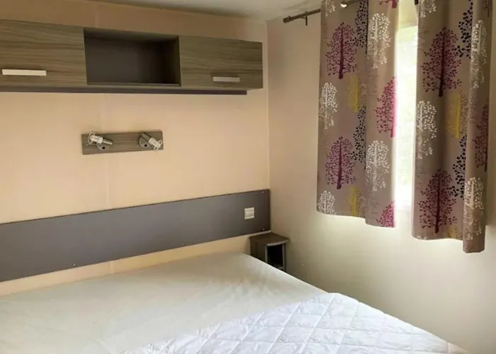 Camping Mobil-home Confortable Avec Terrasse Pour 4 Pers. - Api-1-52-1661 Sartène