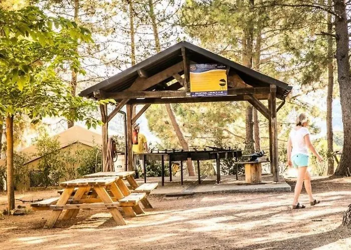 Mobil-home Confortable Avec Terrasse Pour 4 Pers. - Api-1-52-1661 Sartène